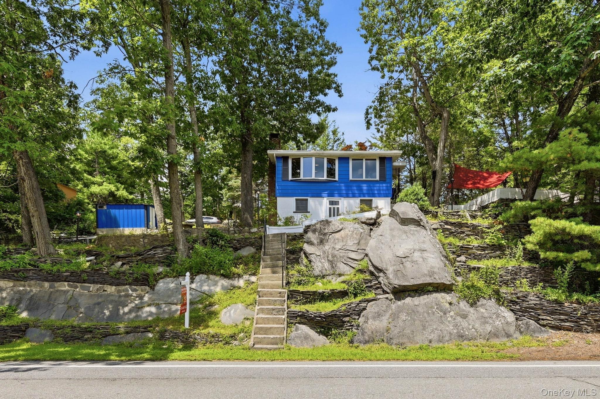 8 Stony Trail Property Photo 3
