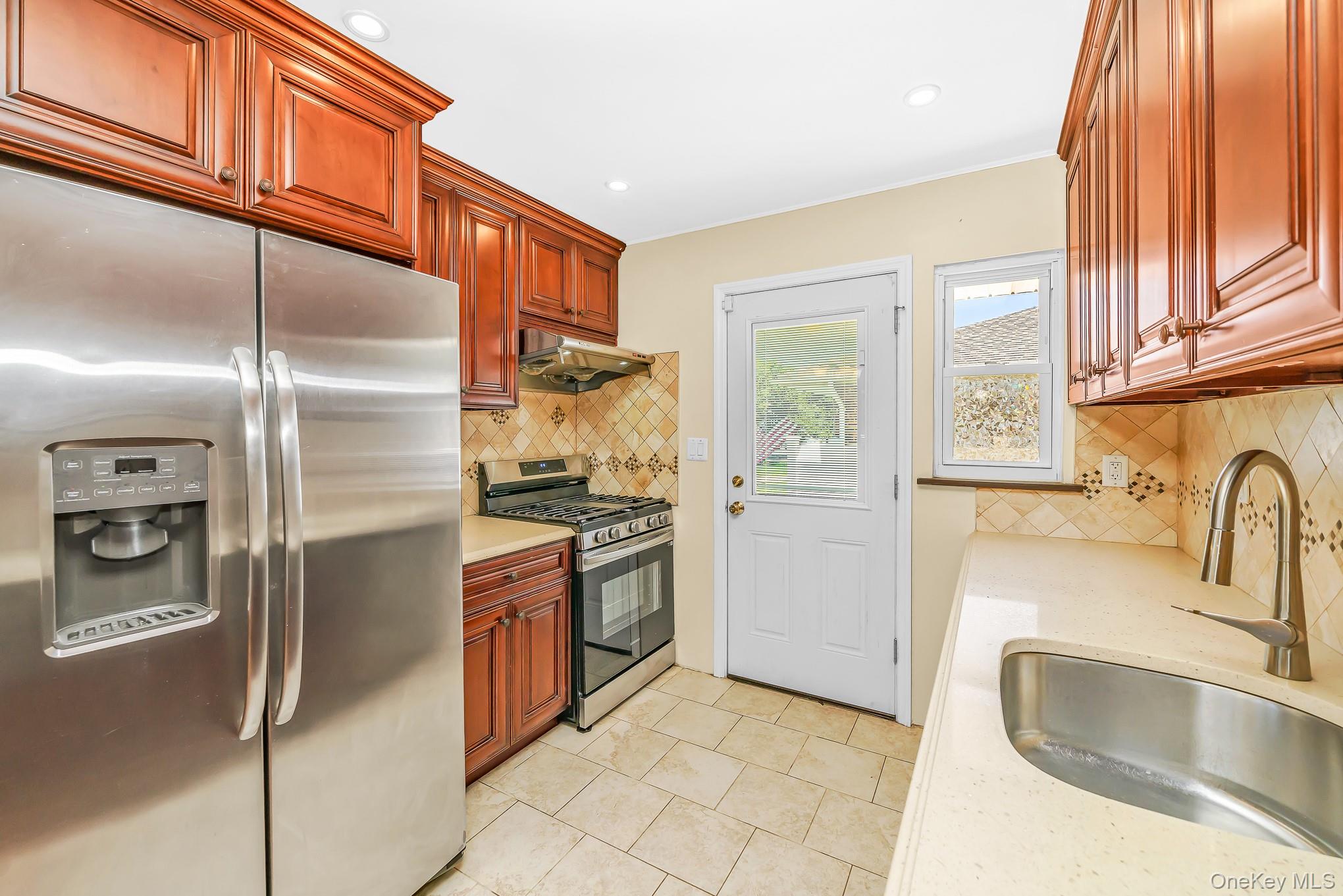 3900 Miller Place Property Photo 18