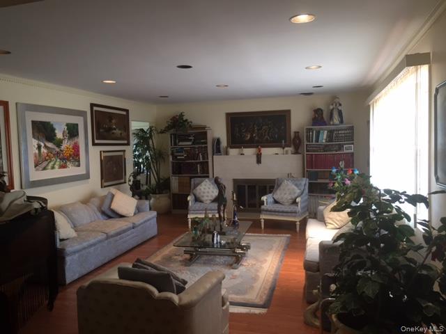 149 Lakeside Drive Property Photo 2