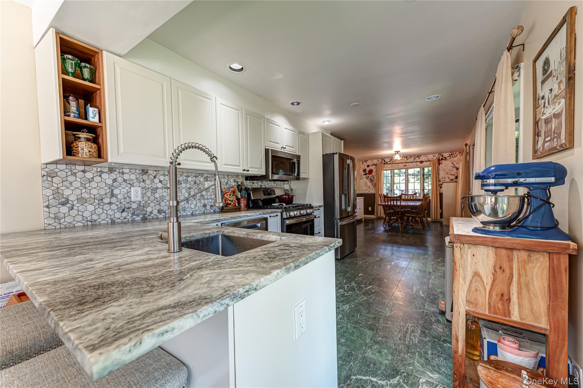 323 Eastwood Boulevard Property Photo 6