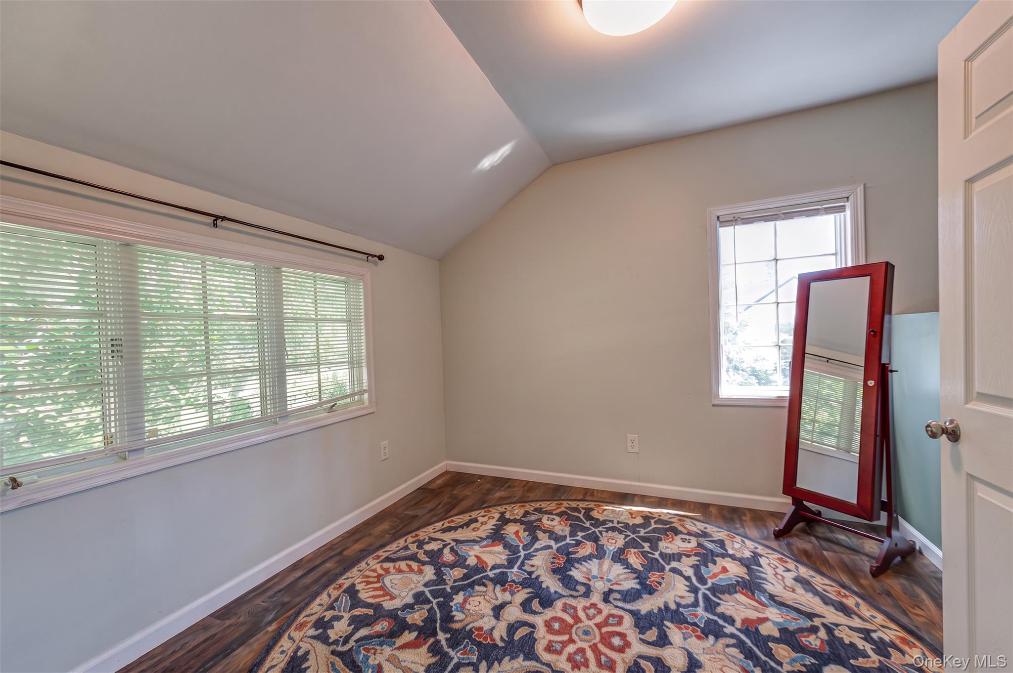323 Eastwood Boulevard Property Photo 20