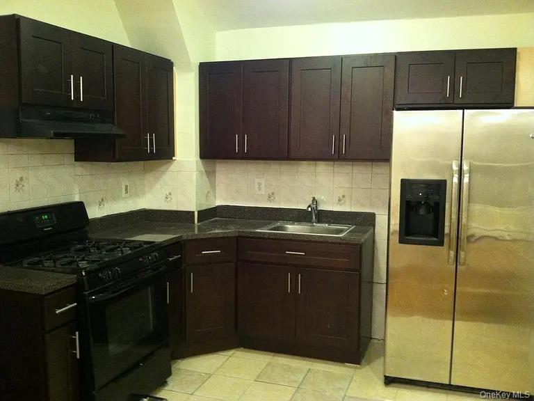 9718 125th Street Property Photo 3