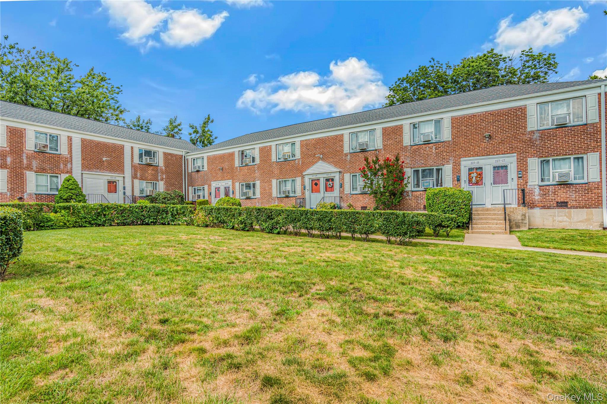 227-07 Hillside Avenue 516 Property Photo 2