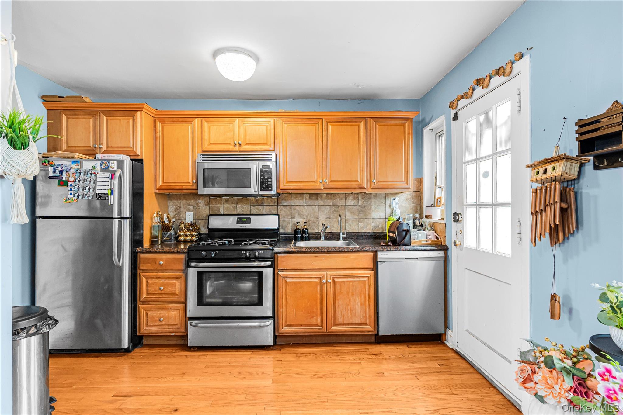 227-07 Hillside Avenue 516 Property Photo 5