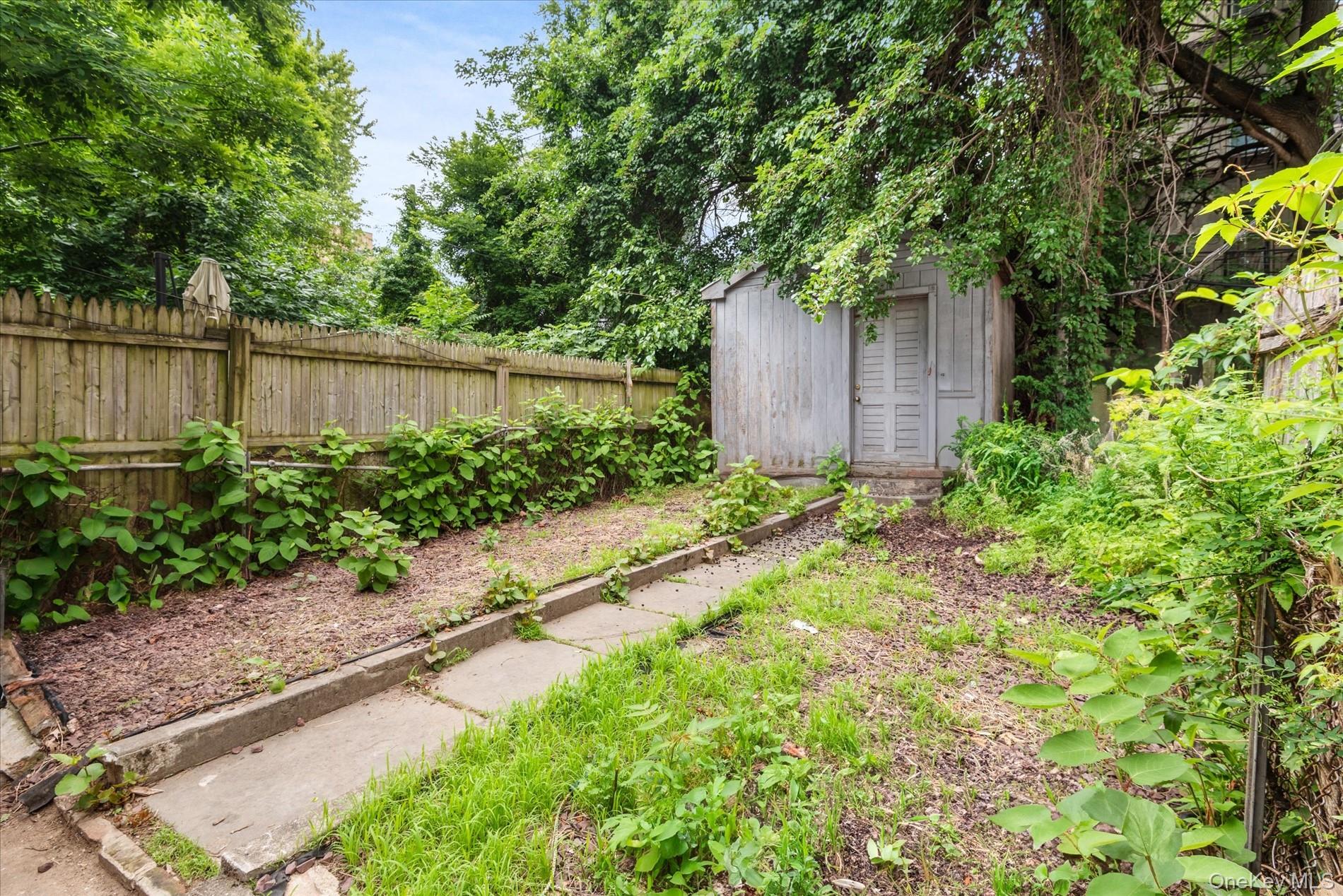 1241 Putnam Avenue Property Photo 13
