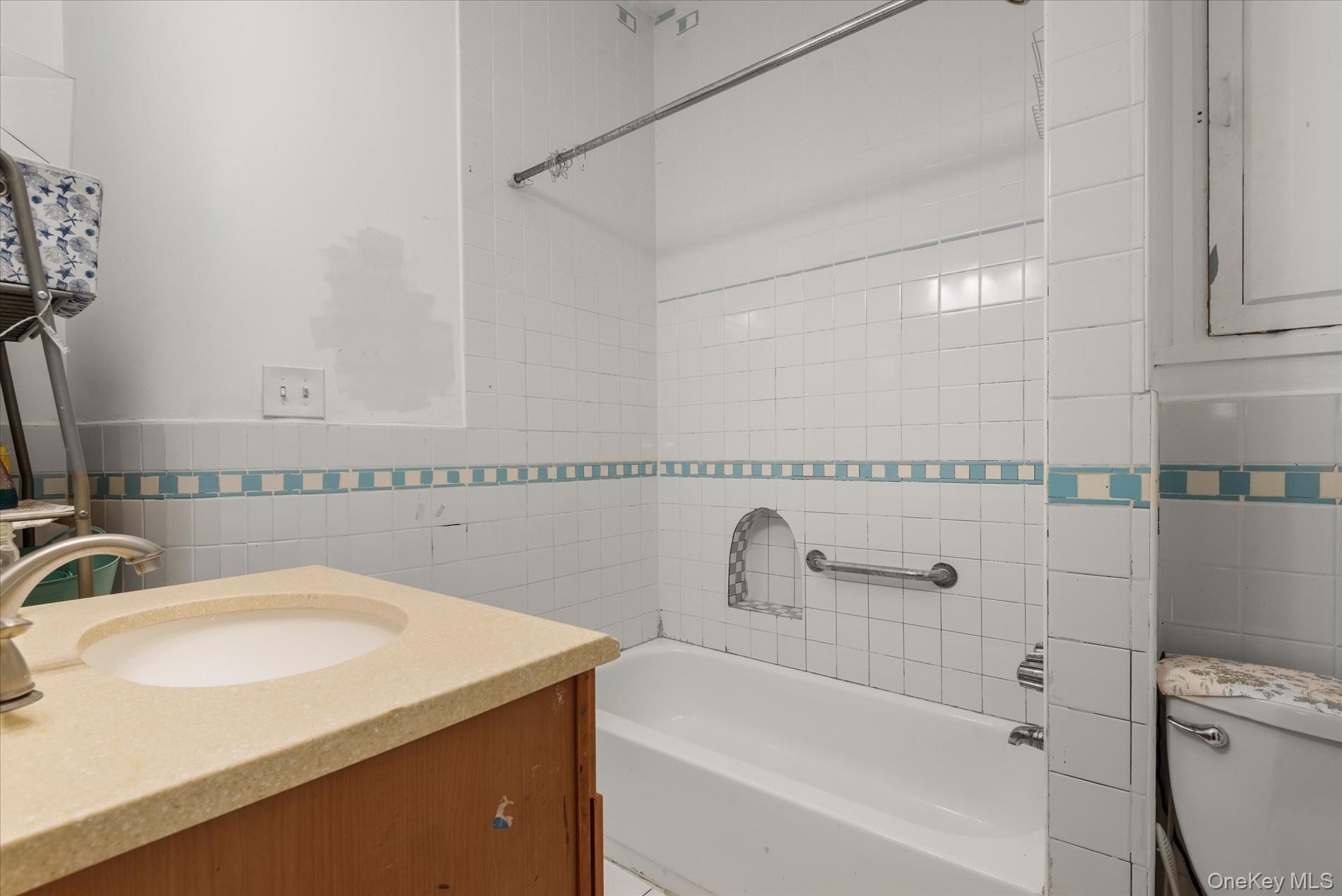 1241 Putnam Avenue Property Photo 17