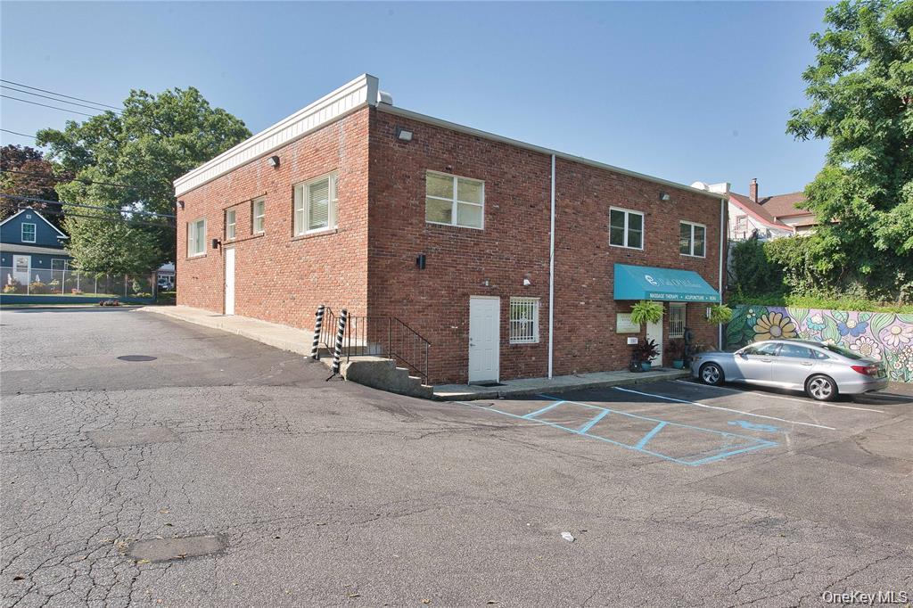 121 Pulaski Road 4 Property Photo 12