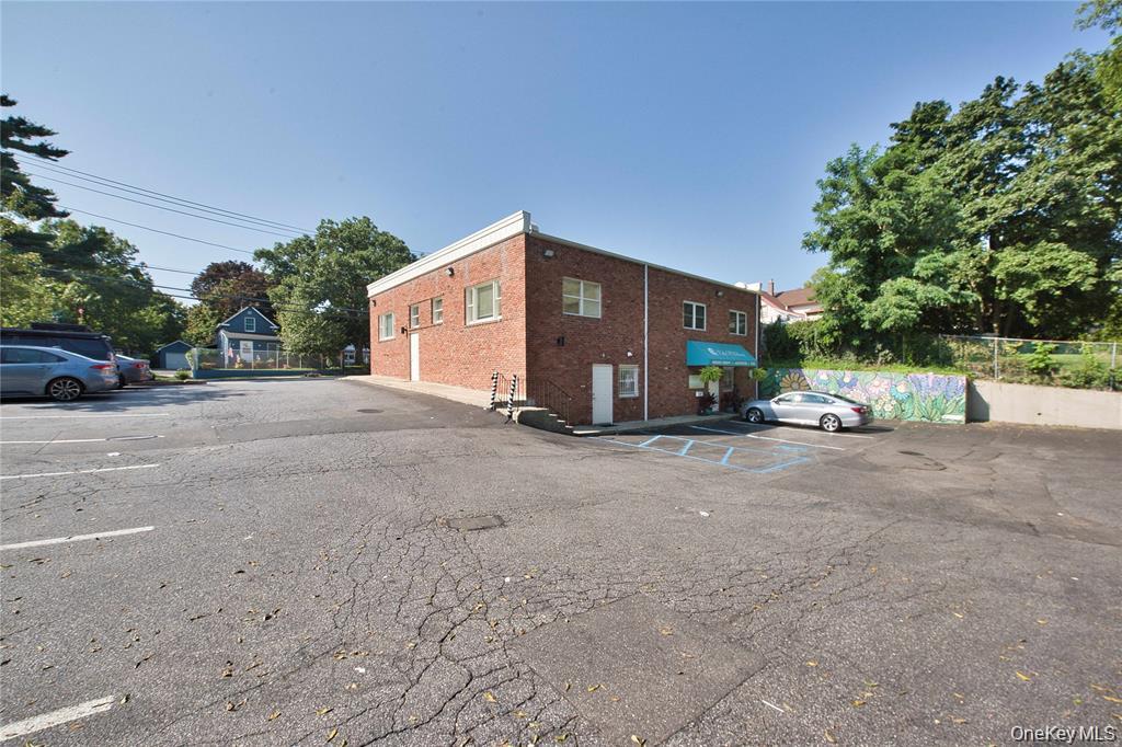 121 Pulaski Road 6 Property Photo 11