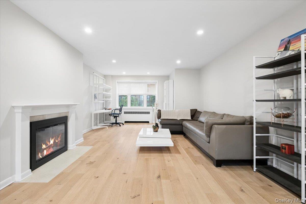 7 Chateaux Circle 7f Property Photo 5