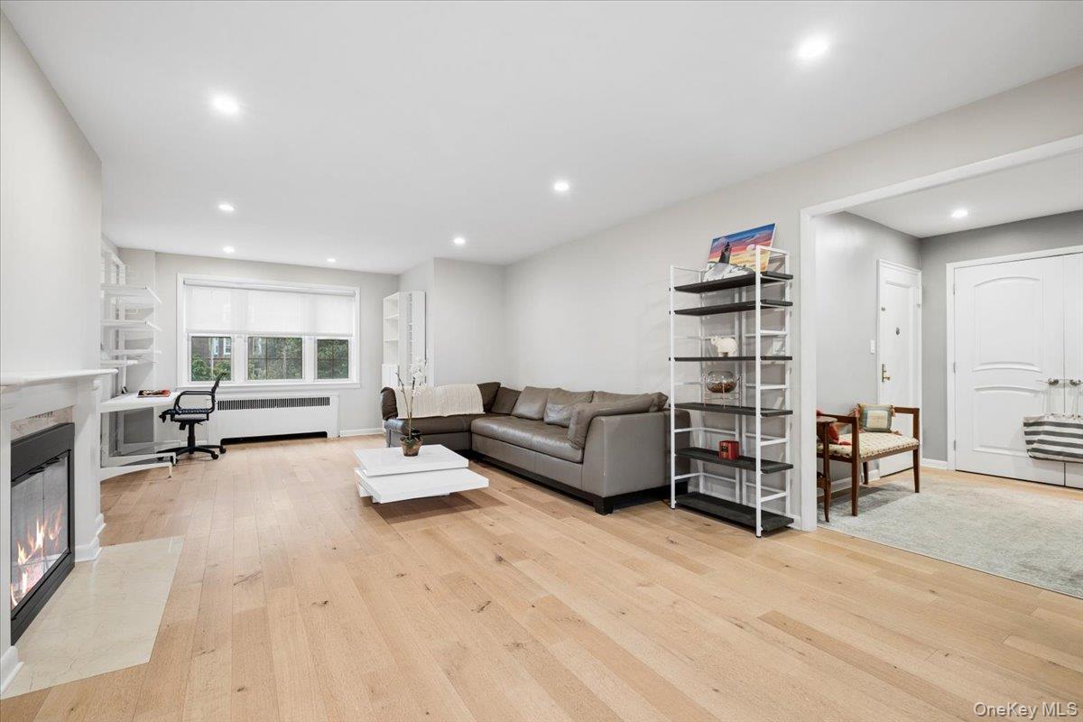 7 Chateaux Circle 7f Property Photo 6