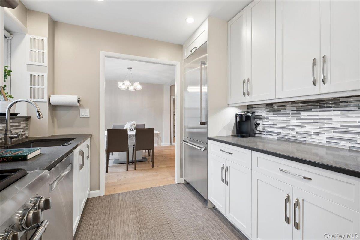 7 Chateaux Circle 7f Property Photo 12