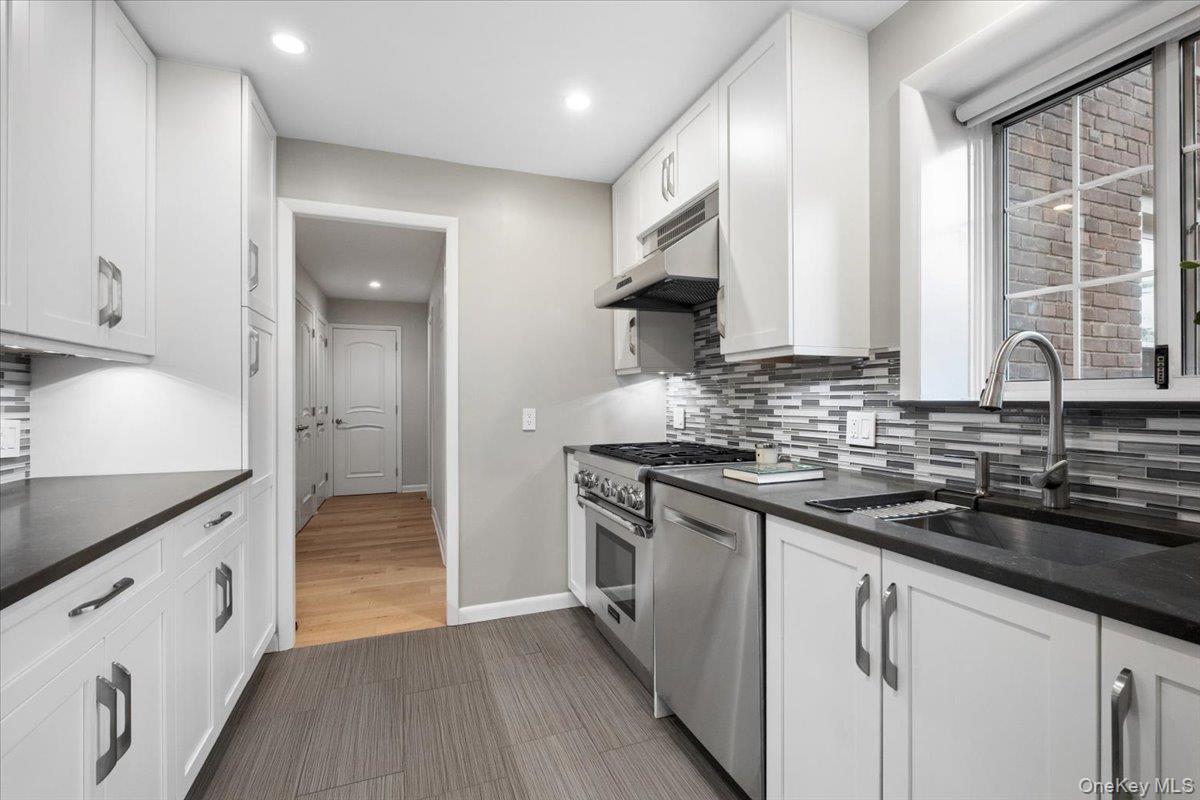 7 Chateaux Circle 7f Property Photo 13