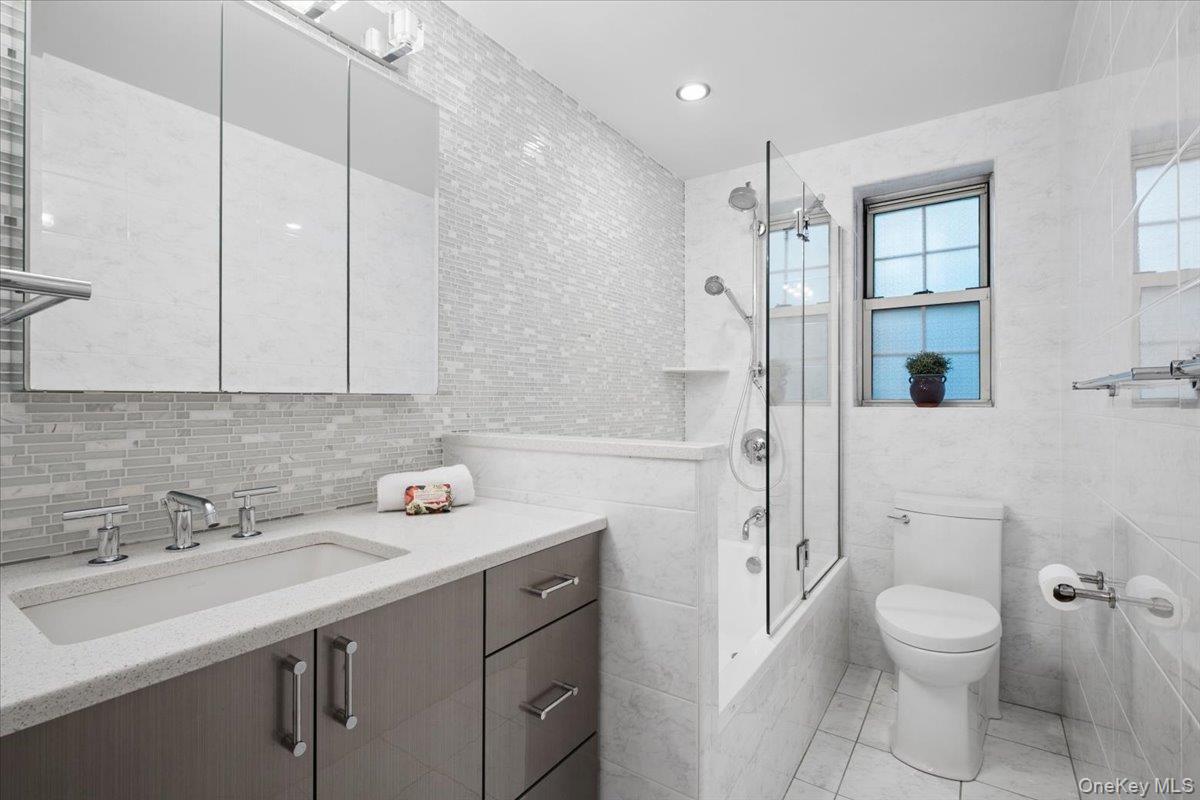7 Chateaux Circle 7f Property Photo 19