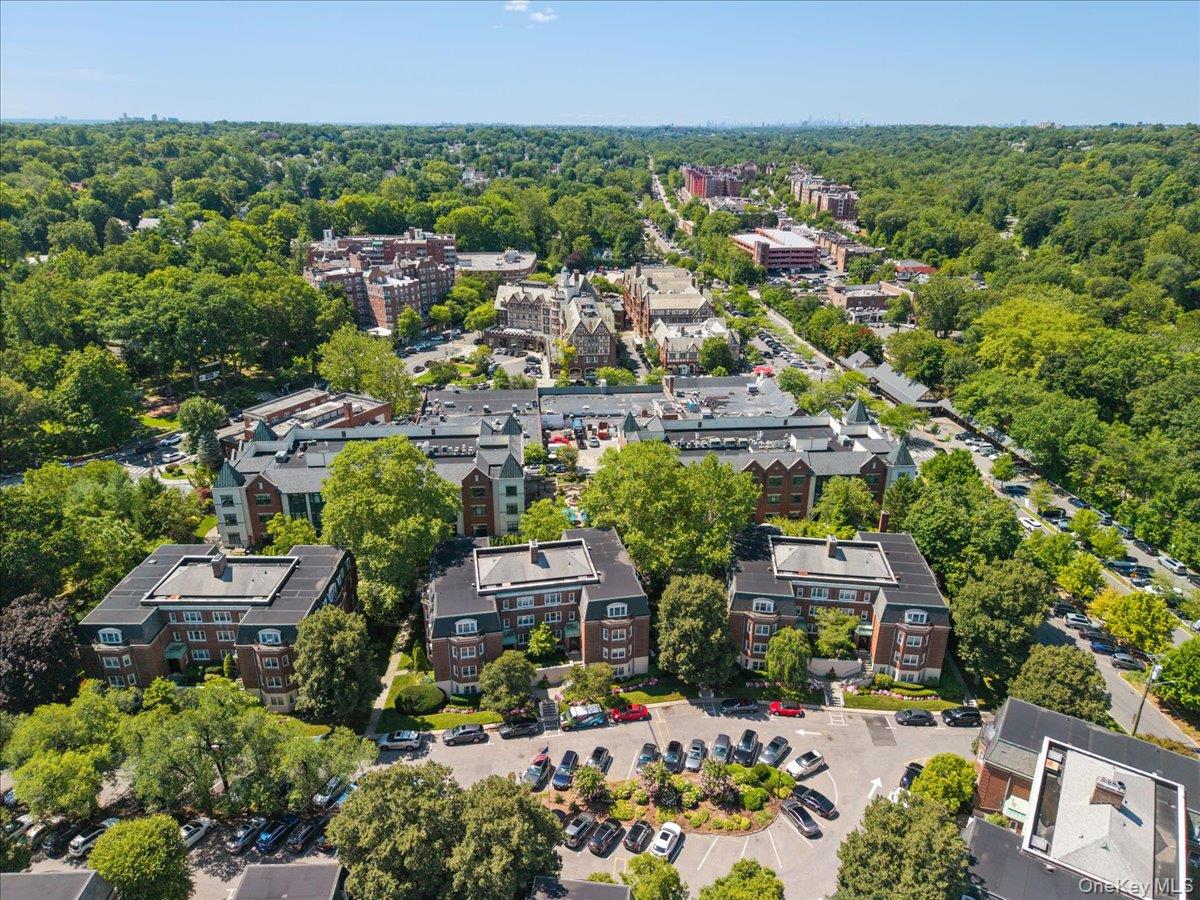 7 Chateaux Circle 7f Property Photo 24