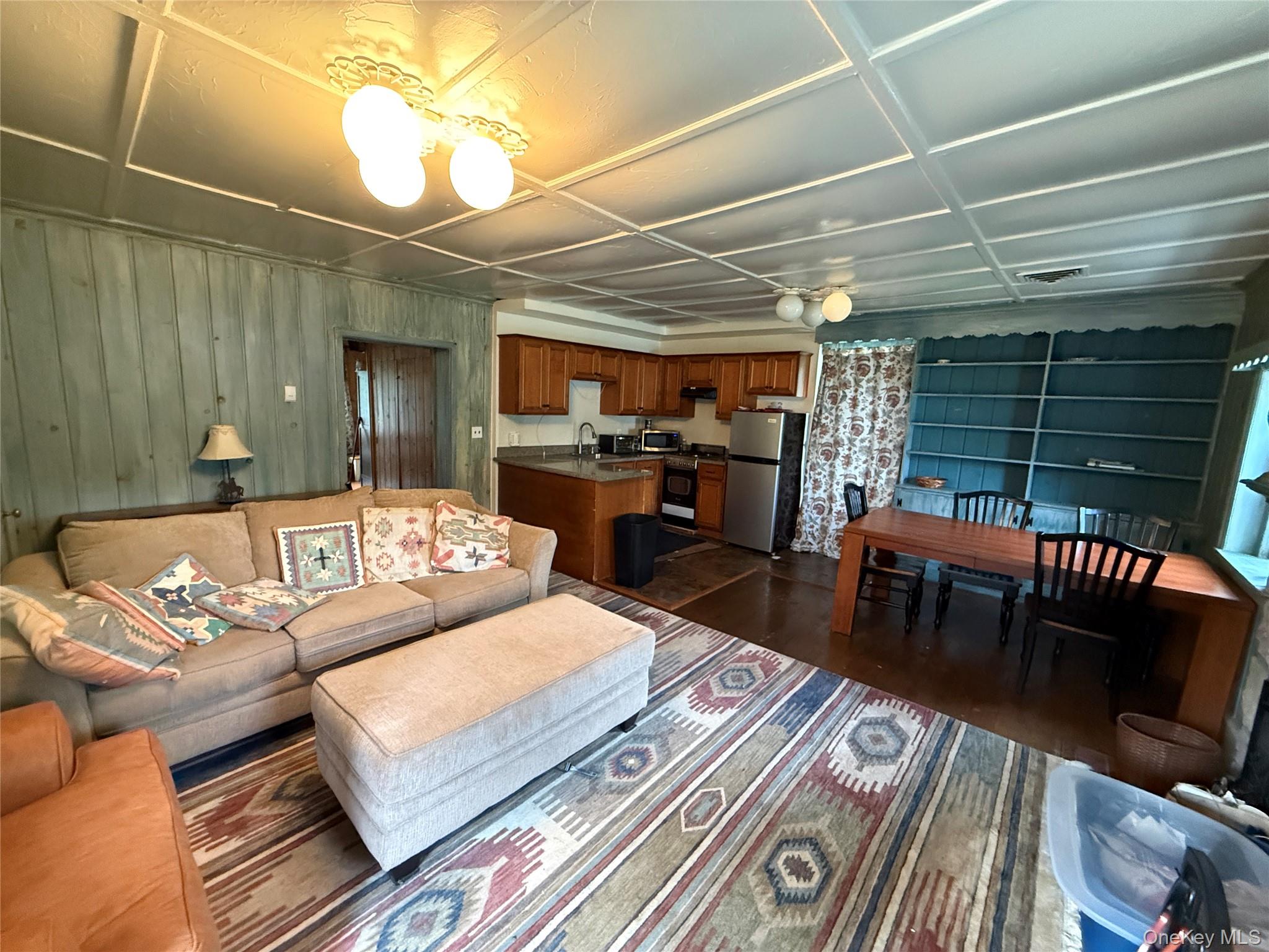 649 Lakes Road Property Photo 2