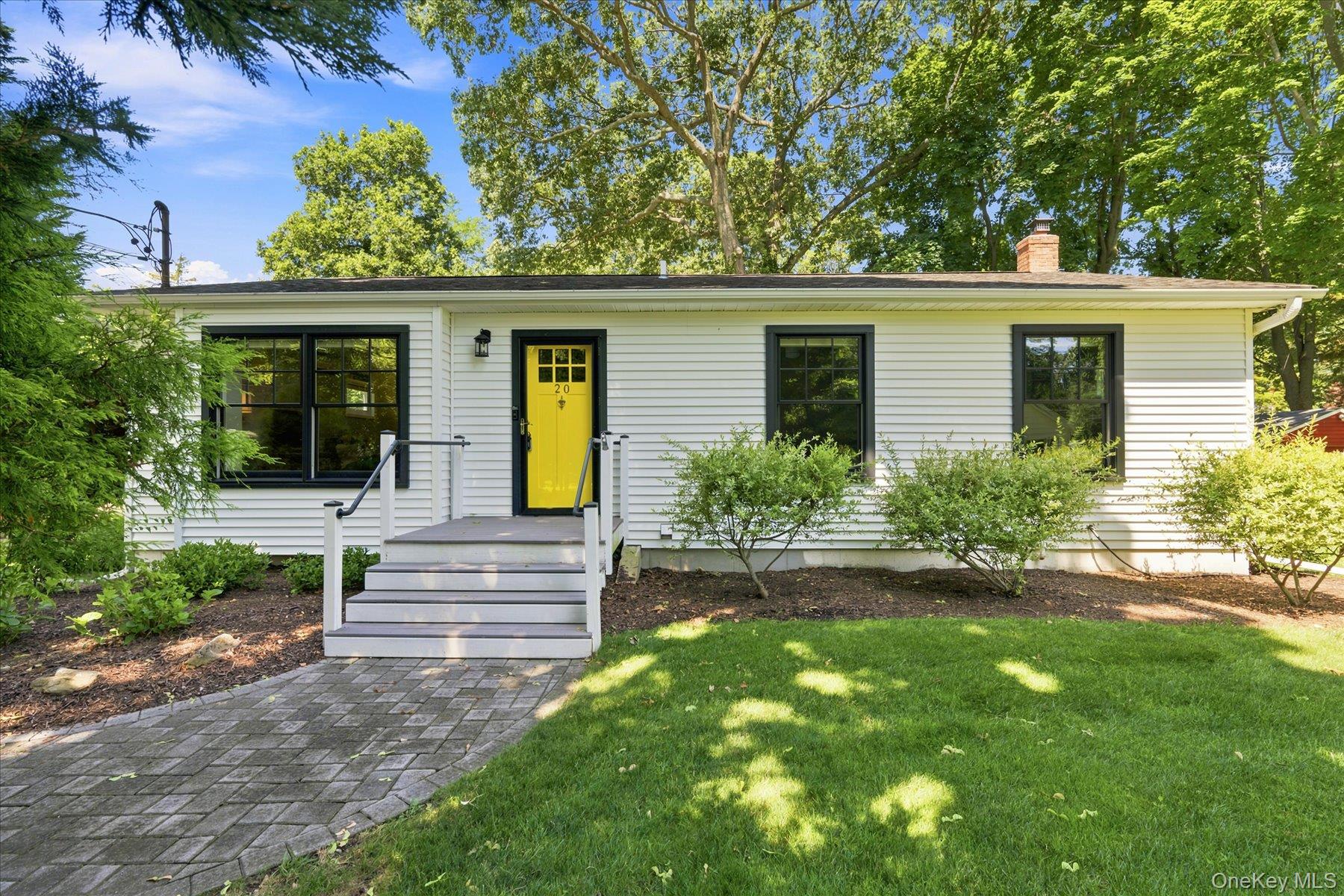 20 Lynbrook Drive Property Photo 2