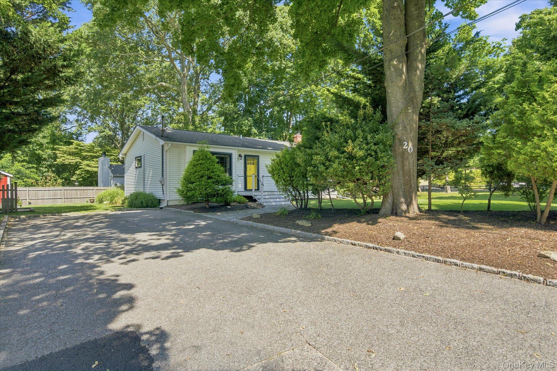 20 Lynbrook Drive Property Photo 3