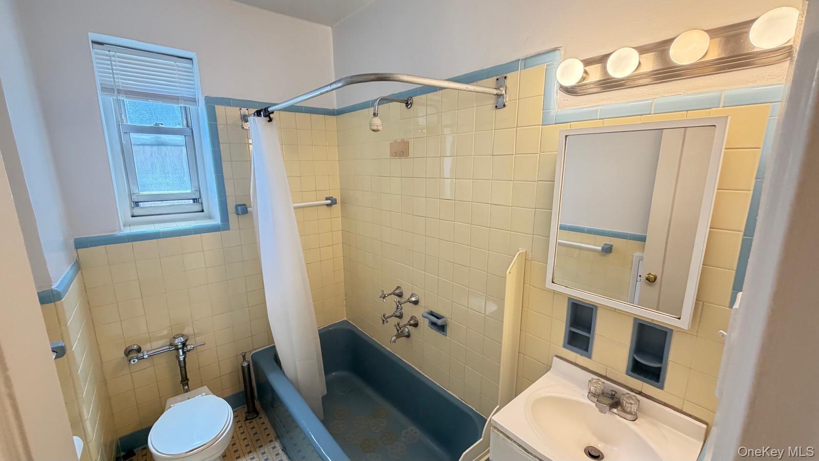 61-41 Saunders Street B67 Property Photo 21