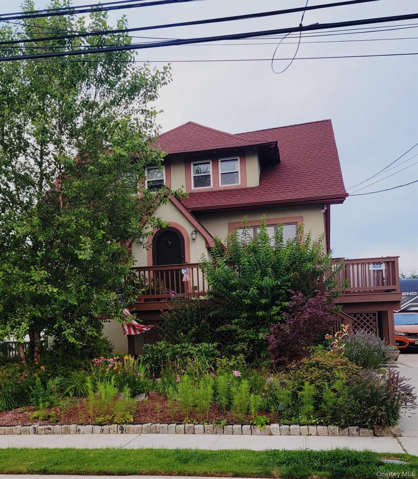 359 Roosevelt Avenue Property Photo 1