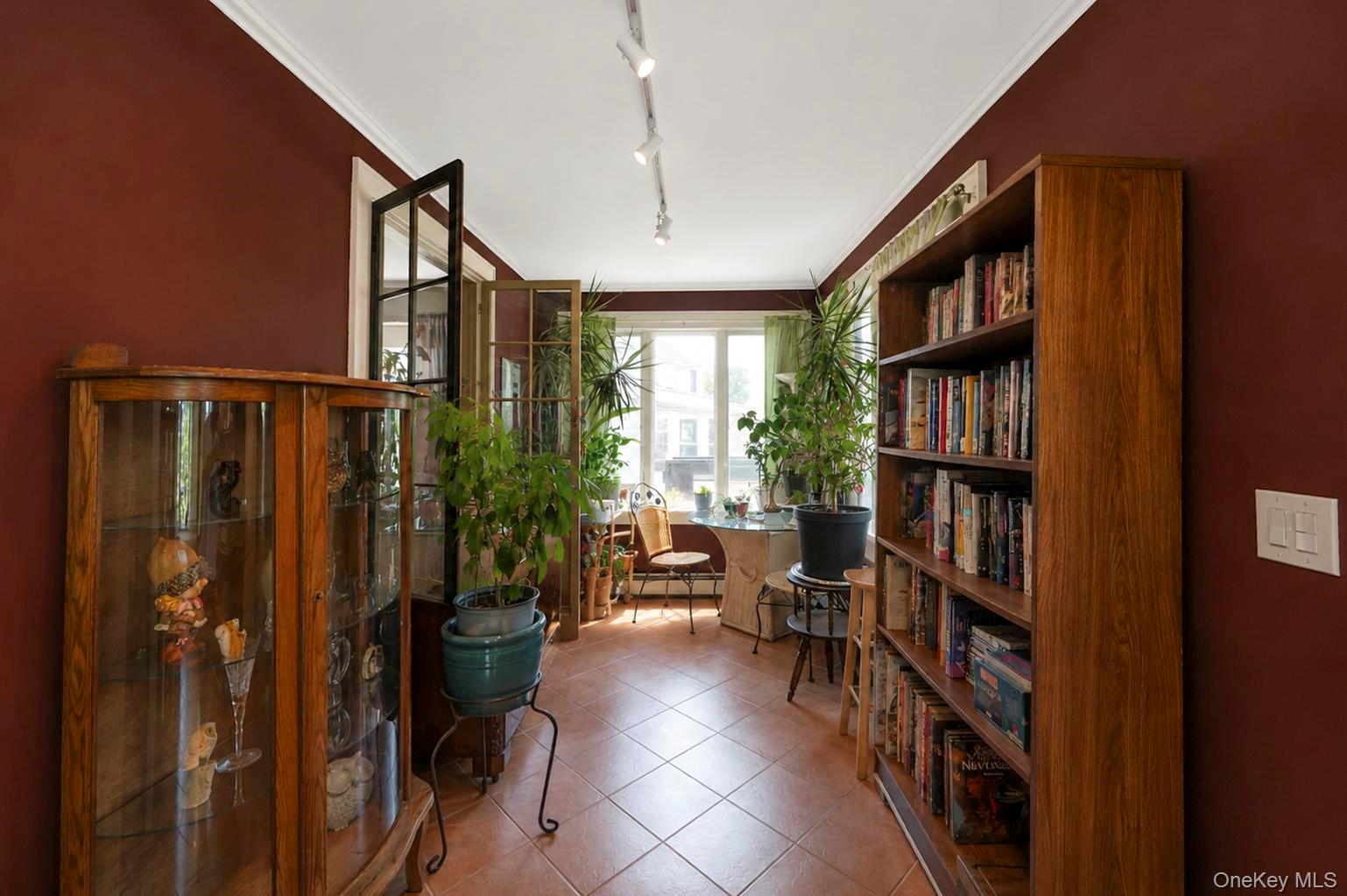359 Roosevelt Avenue Property Photo 6