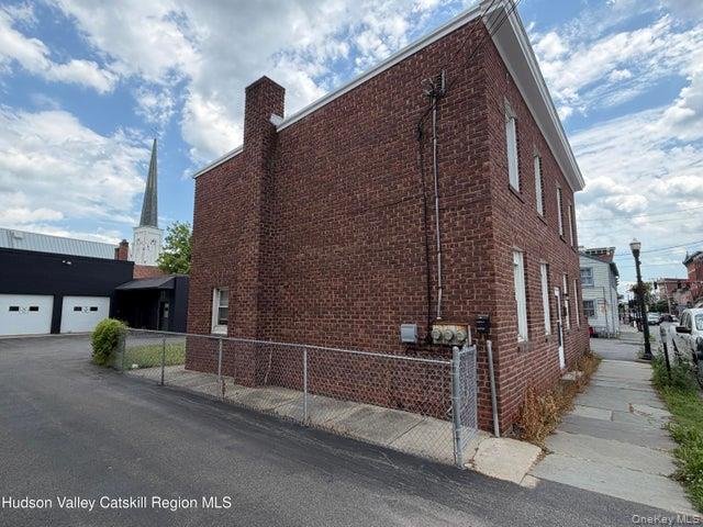 55 Partition Street Property Photo 6