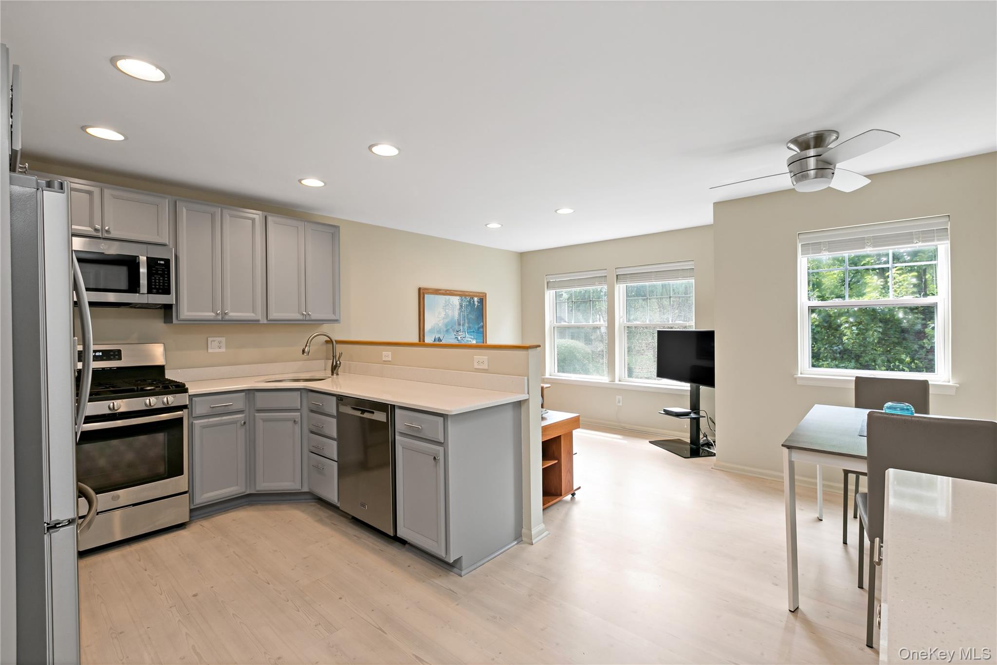 138 Underhill Lane Property Photo 4