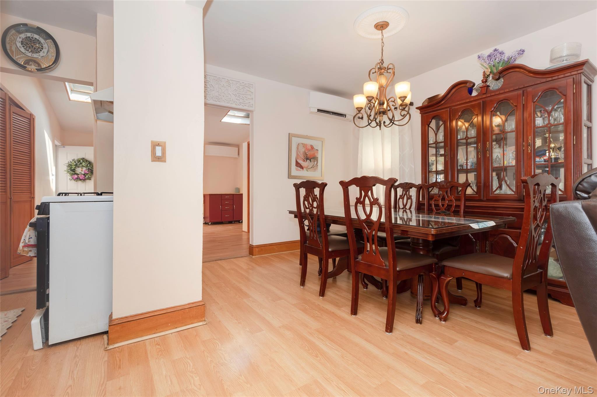 2036 Hobart Avenue Property Photo 7