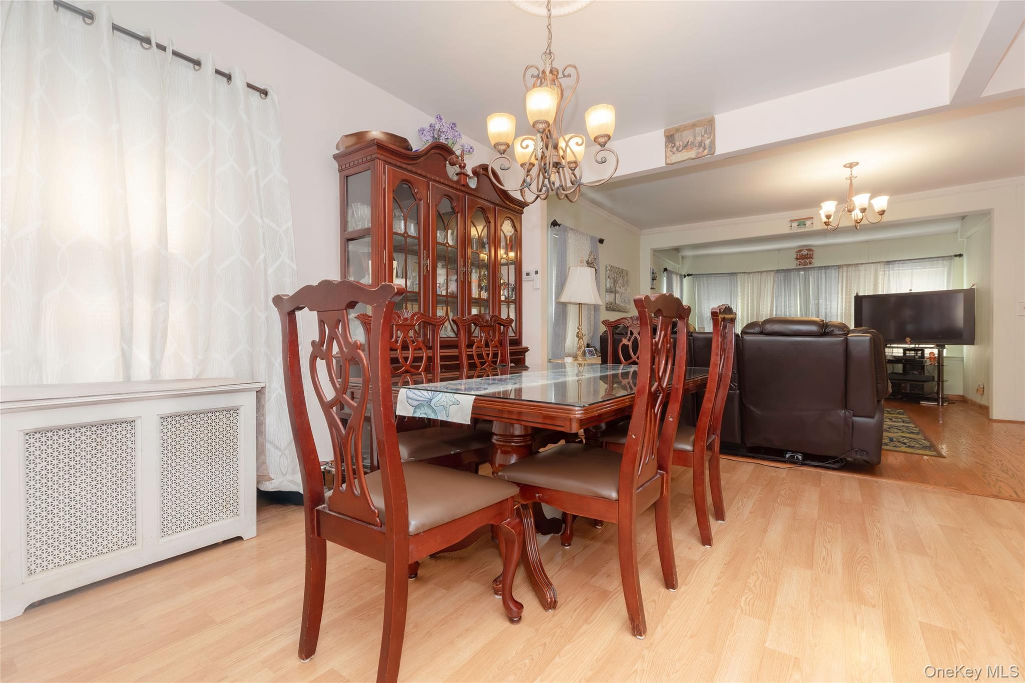 2036 Hobart Avenue Property Photo 9
