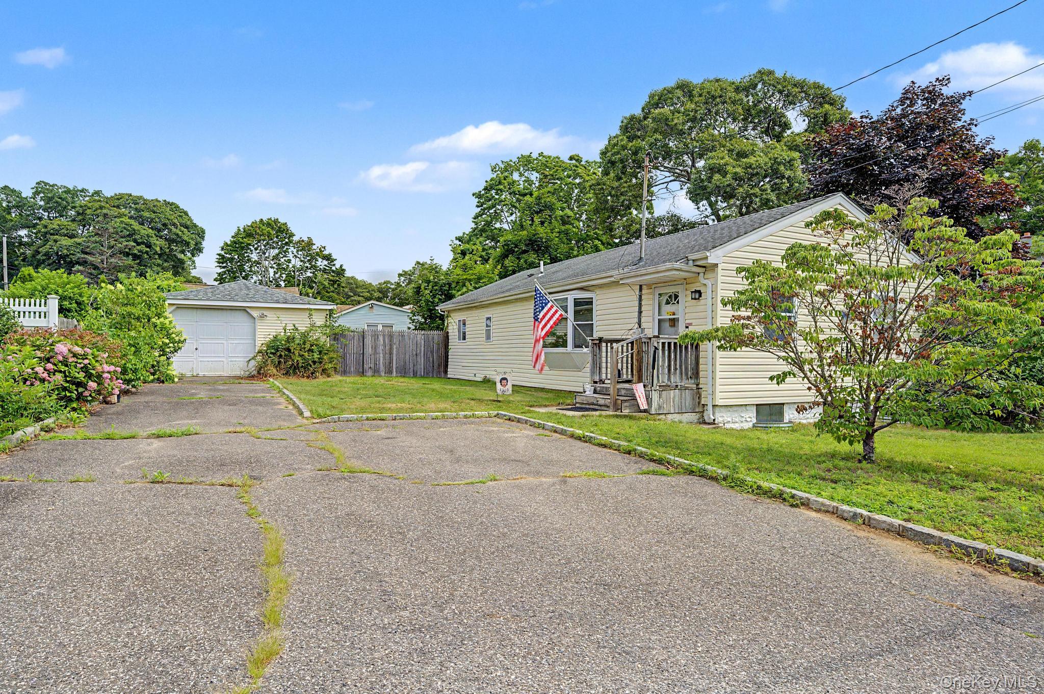 257 Elizabeth Avenue Property Photo 4