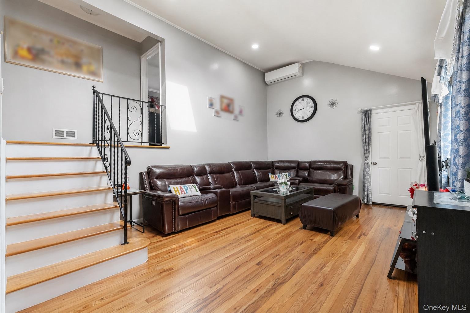 92 W 21st Street Property Photo 5