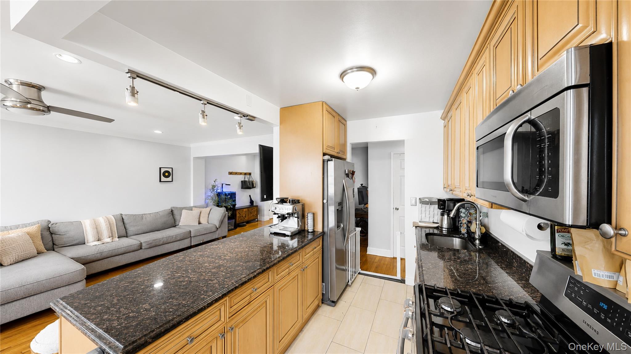 1 Sadore Lane 3x Property Photo 6