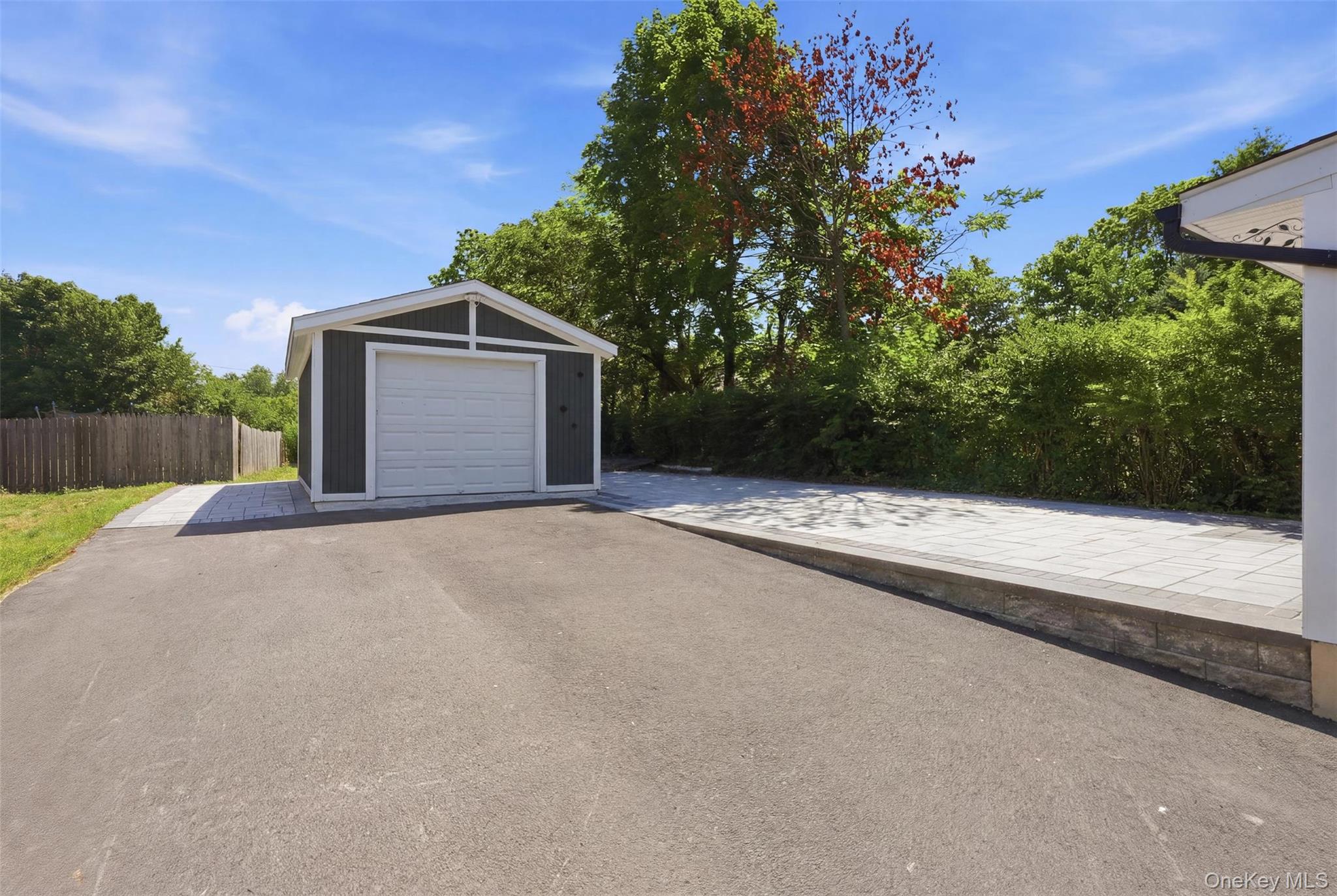 142 Railroad Avenue Property Photo 23