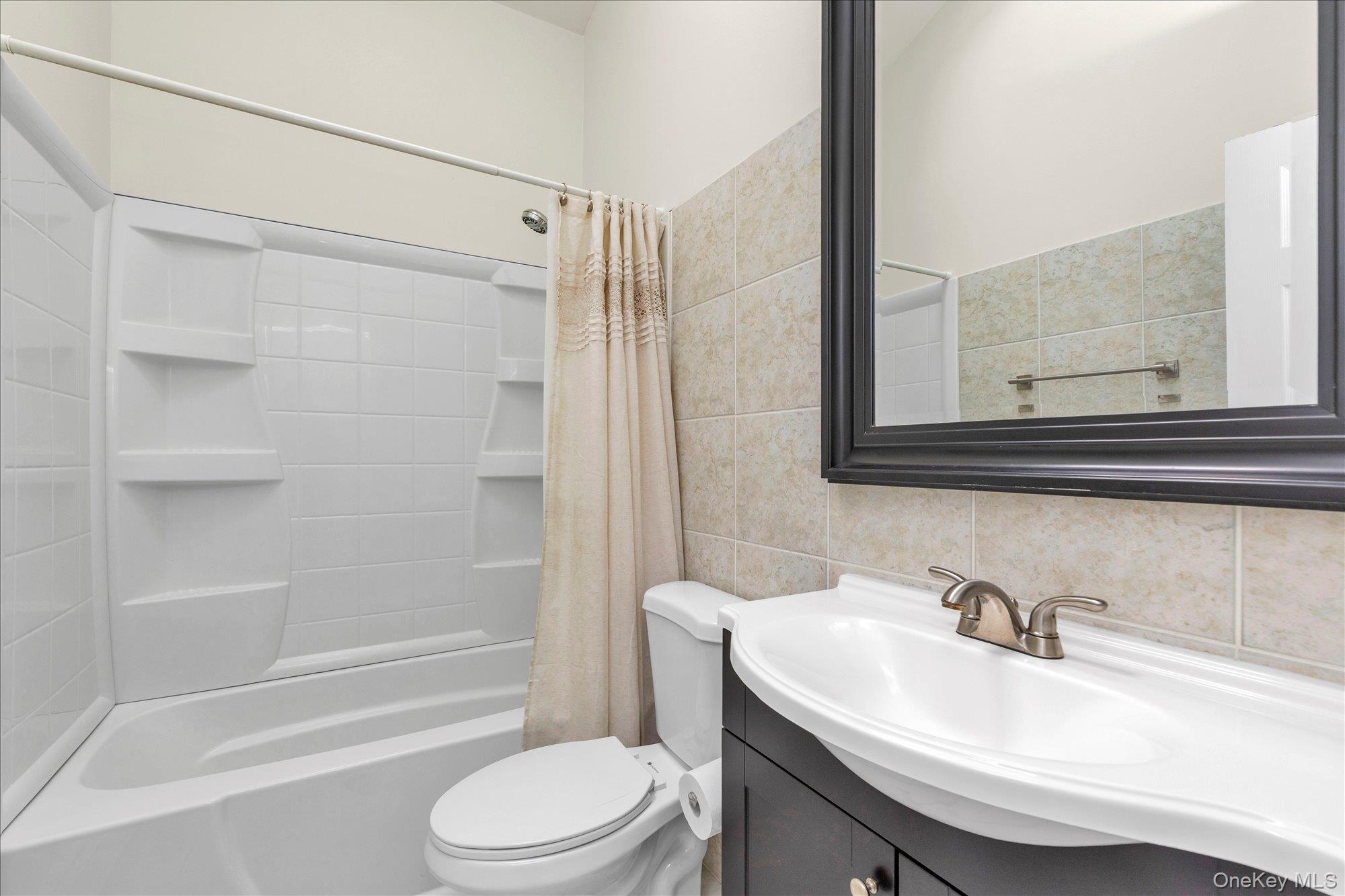 583 N Erie Avenue Property Photo 13