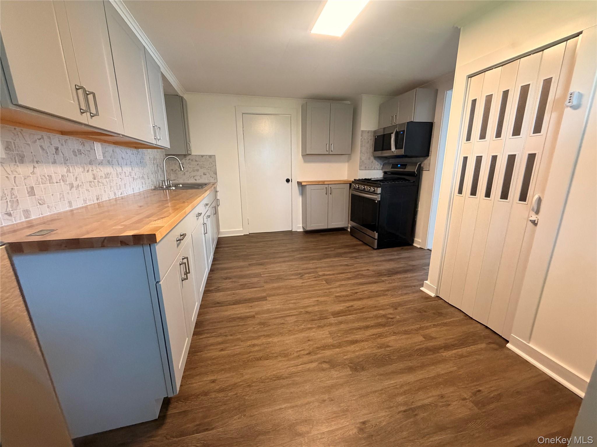 94 Center Street Property Photo 8