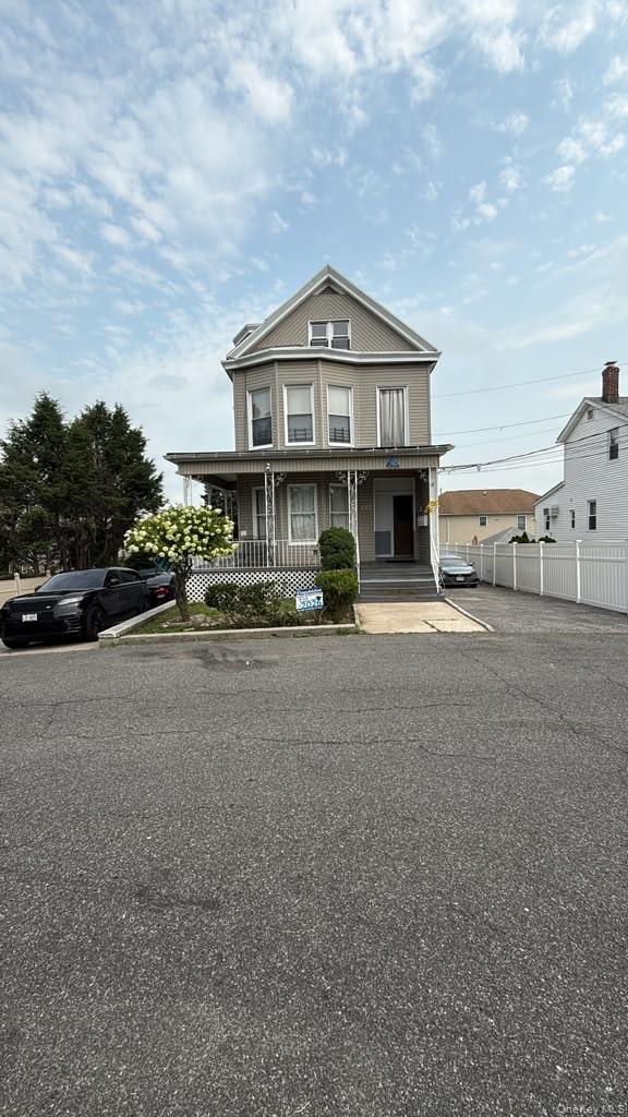 225 Edgewood Avenue Property Photo 1