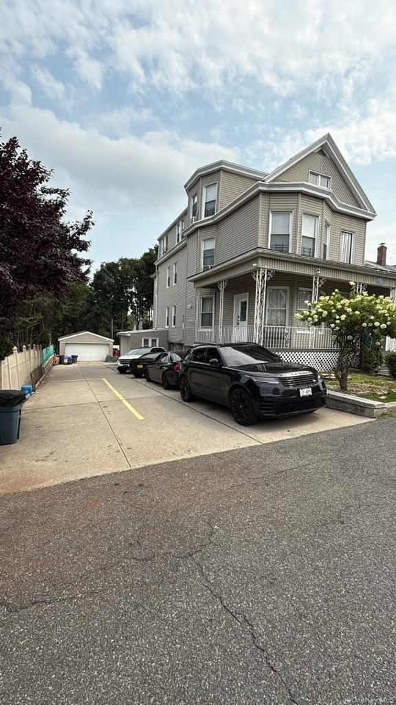 225 Edgewood Avenue Property Photo 2