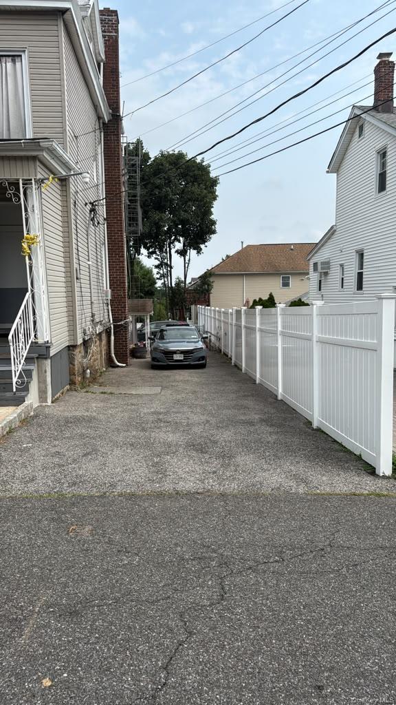 225 Edgewood Avenue Property Photo 3