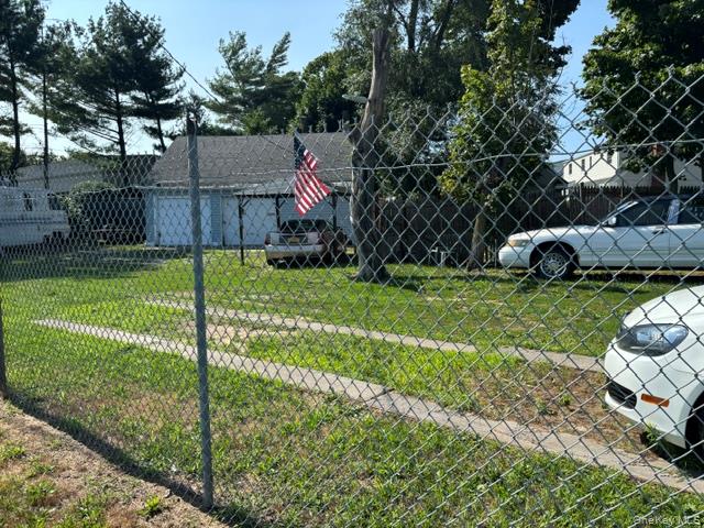 300 Brook Avenue Property Photo 3