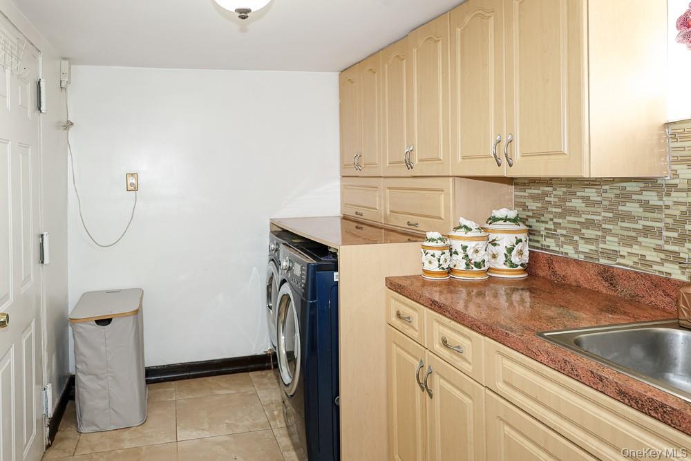 265-04 79th Avenue Property Photo 28