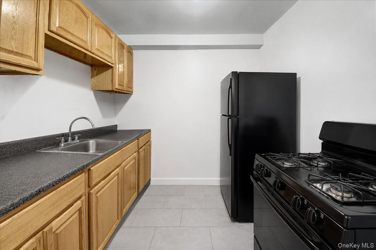 625 Coster Street Property Photo 3