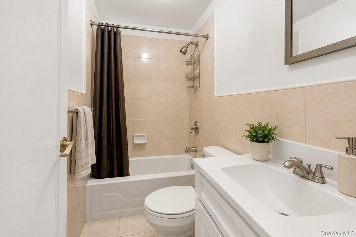 625 Coster Street Property Photo 7