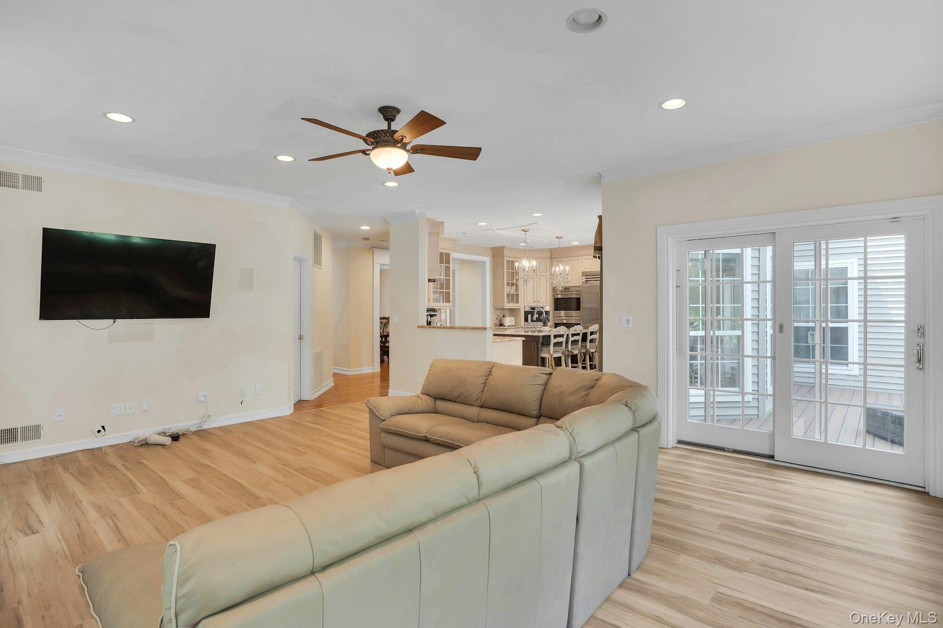 7 Dorm Court Property Photo 18