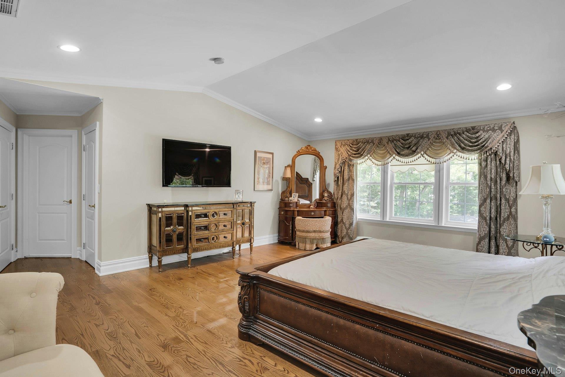 7 Dorm Court Property Photo 38