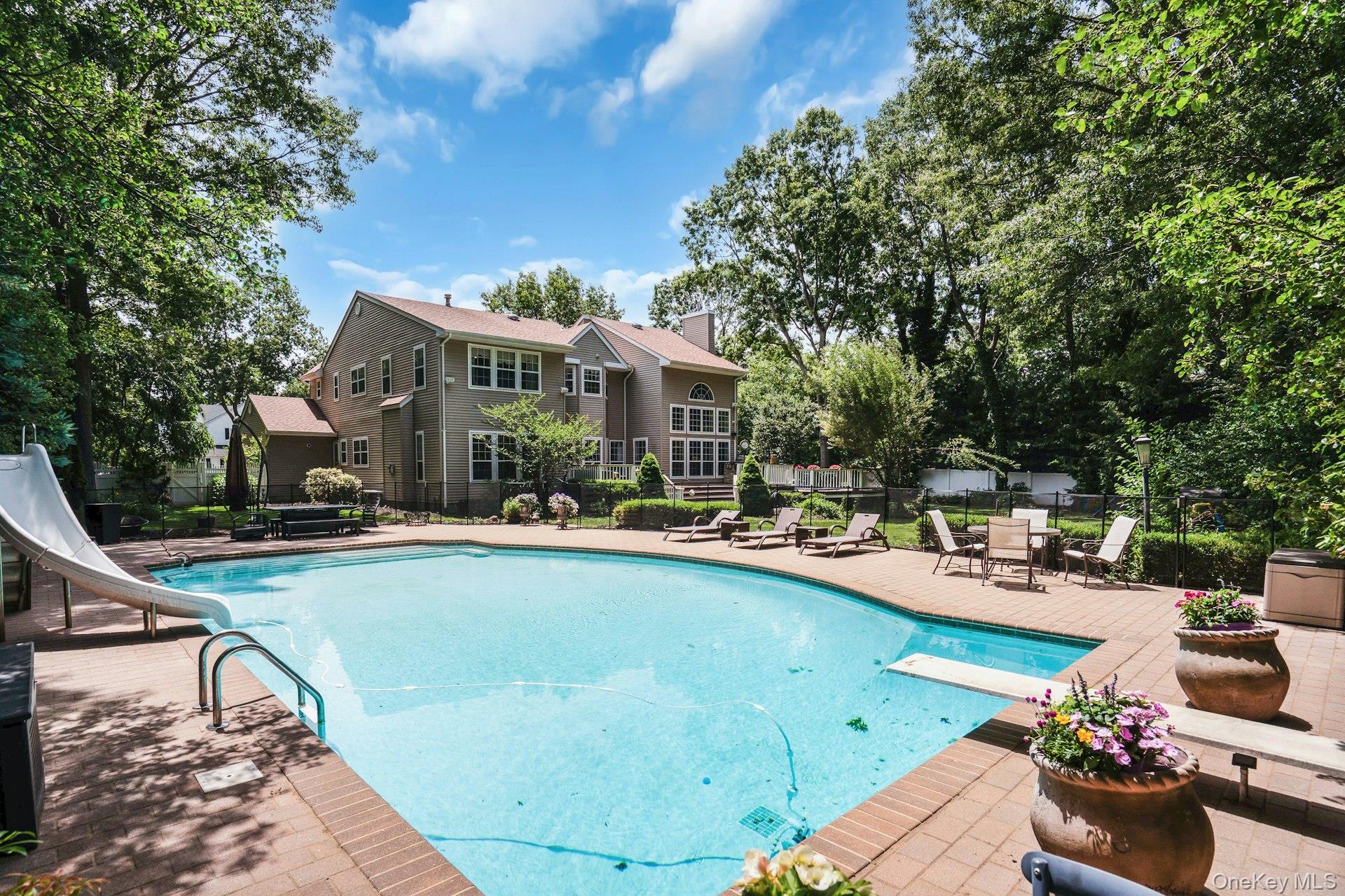 7 Dorm Court Property Photo 49