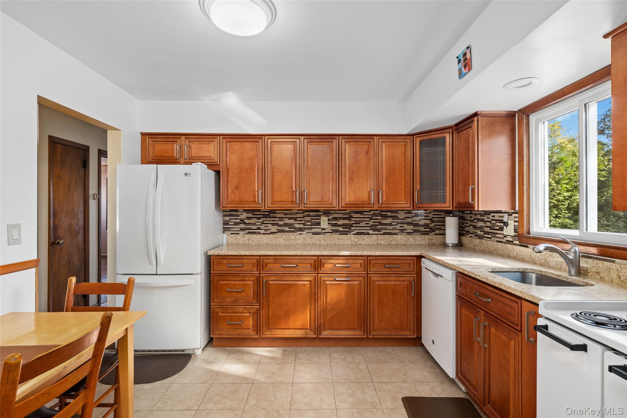 2360 Hamilton Avenue Property Photo 4