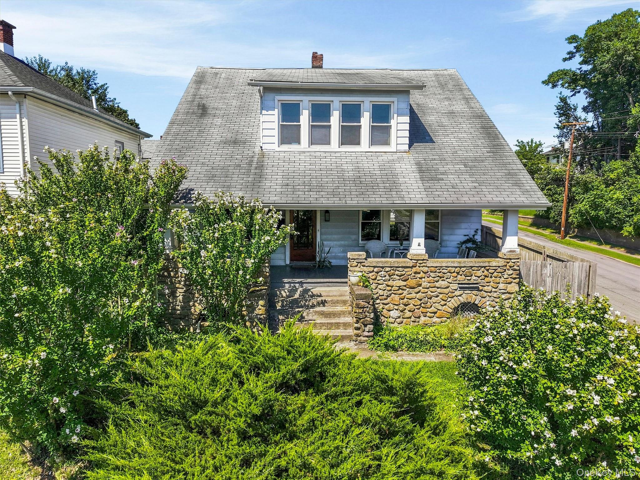97 Robinson Avenue Property Photo 1