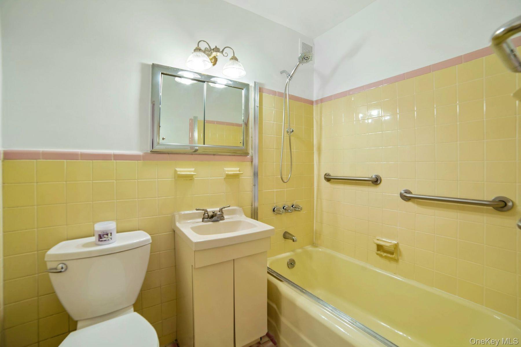 102-30 66th Road 17h Property Photo 17
