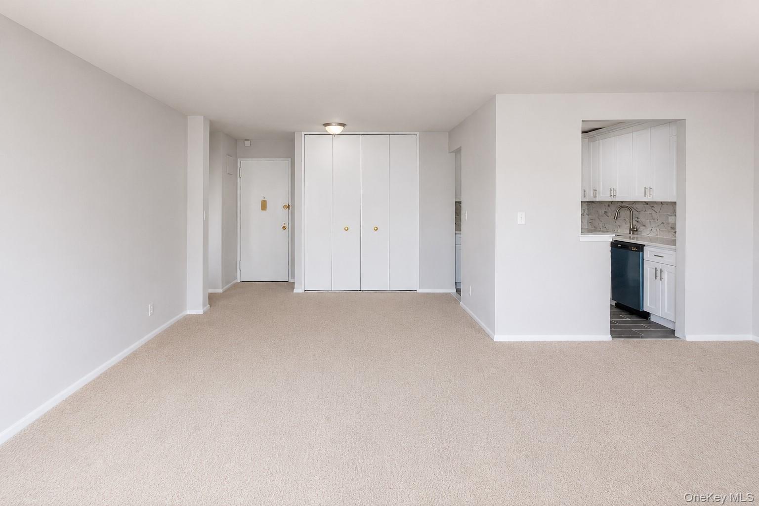 636 N Terrace Avenue 3-e Property Photo 4