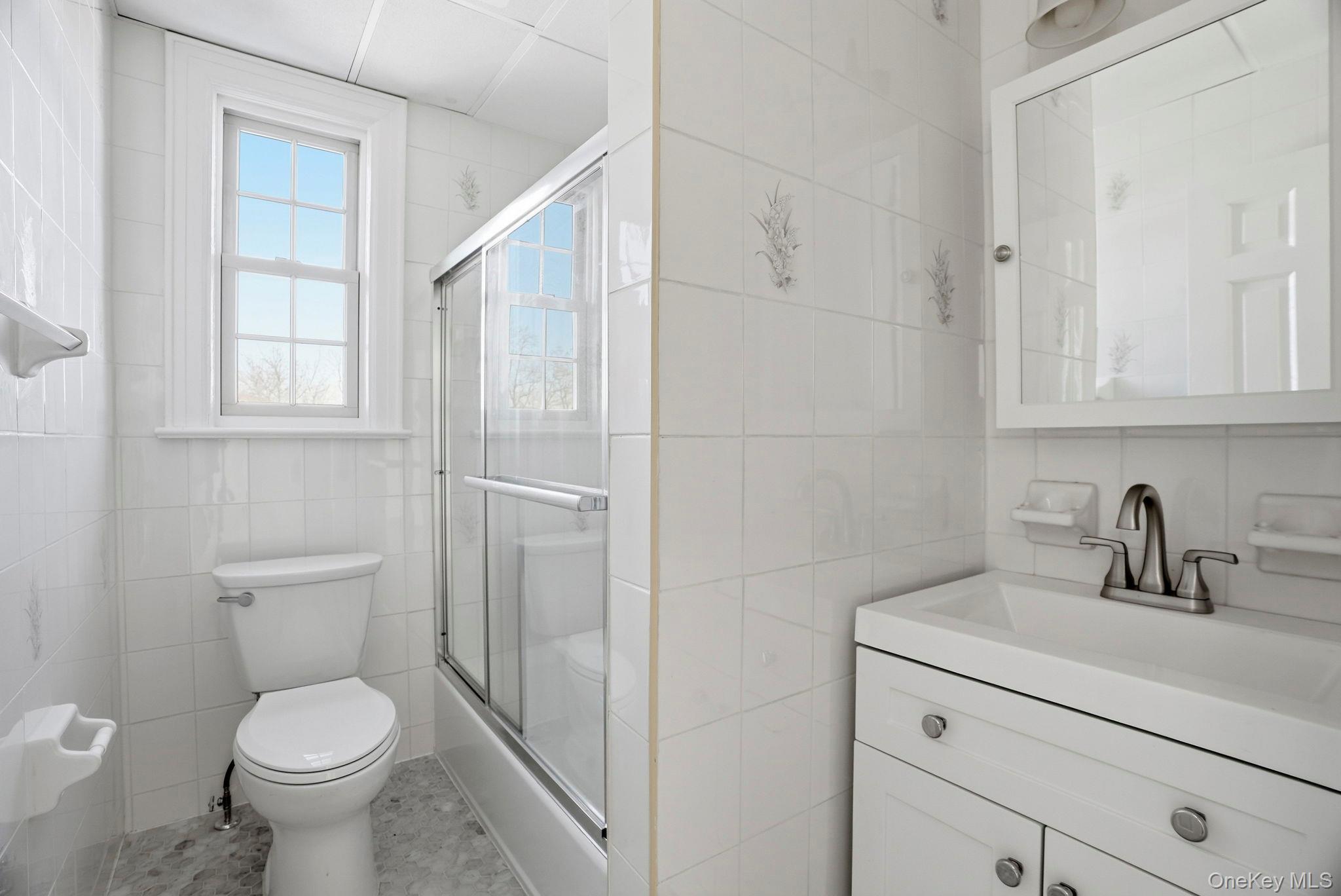 320 Simpson Place Property Photo 11