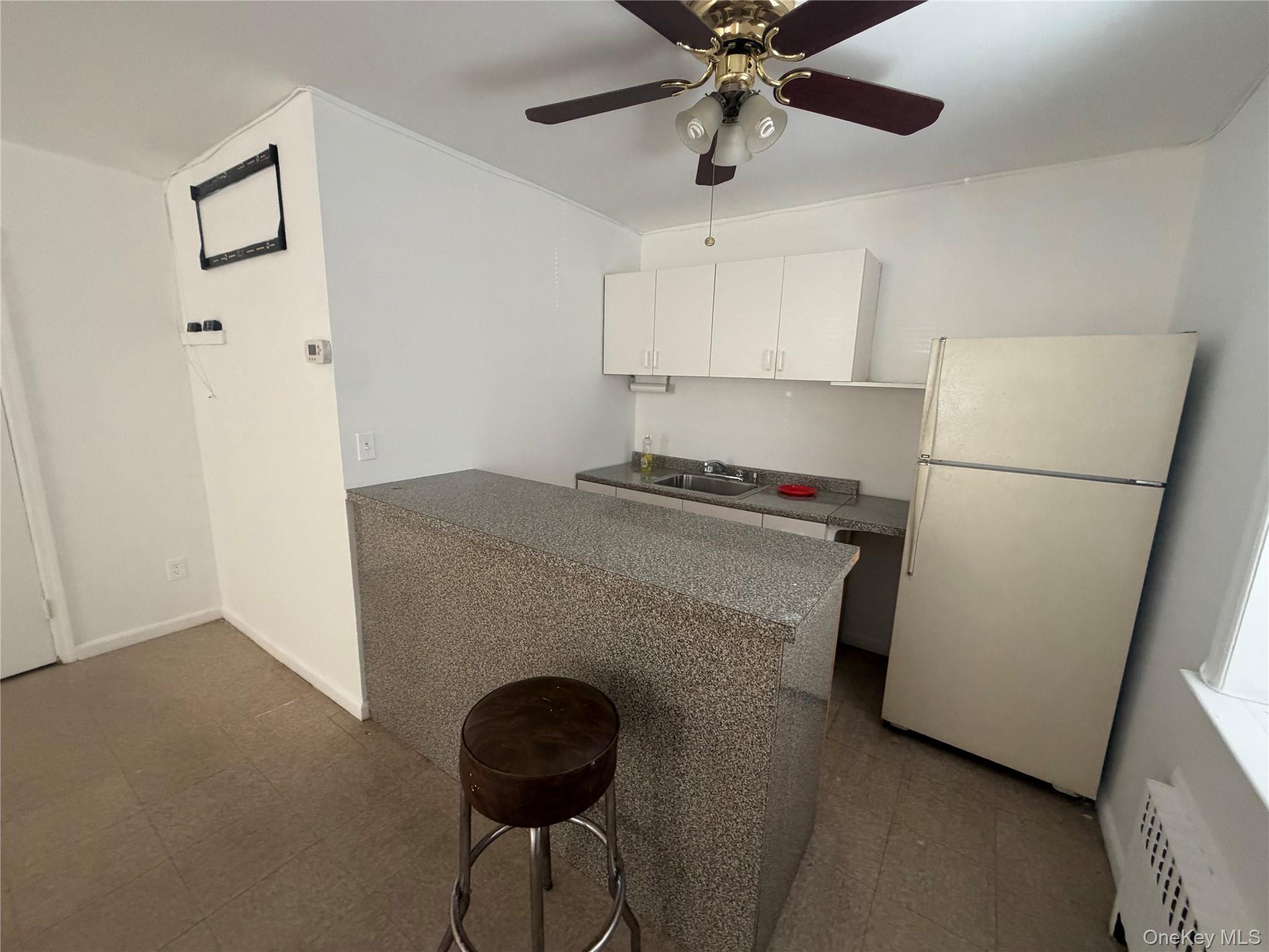 859 Midland Avenue Property Photo 6